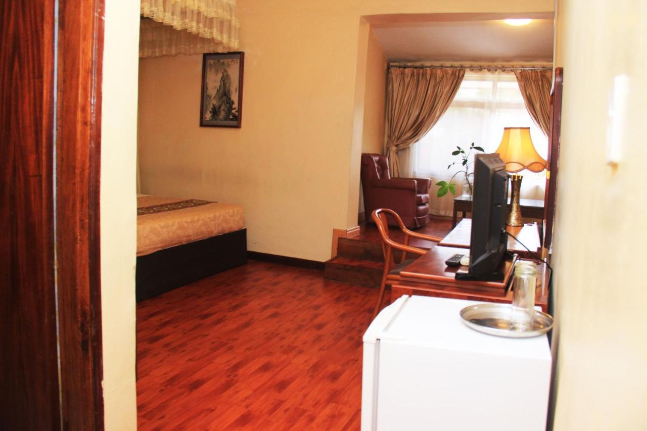 Fang Fang Hotel Кампала Екстер'єр фото